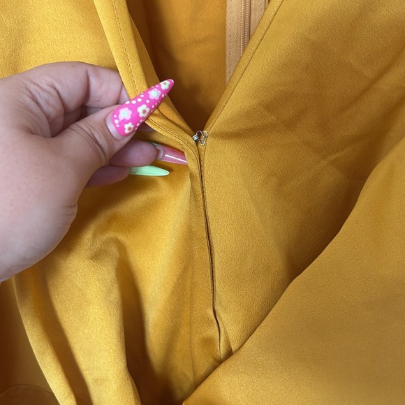 TTYA London Knot Front Dress - Picture 3 of 6